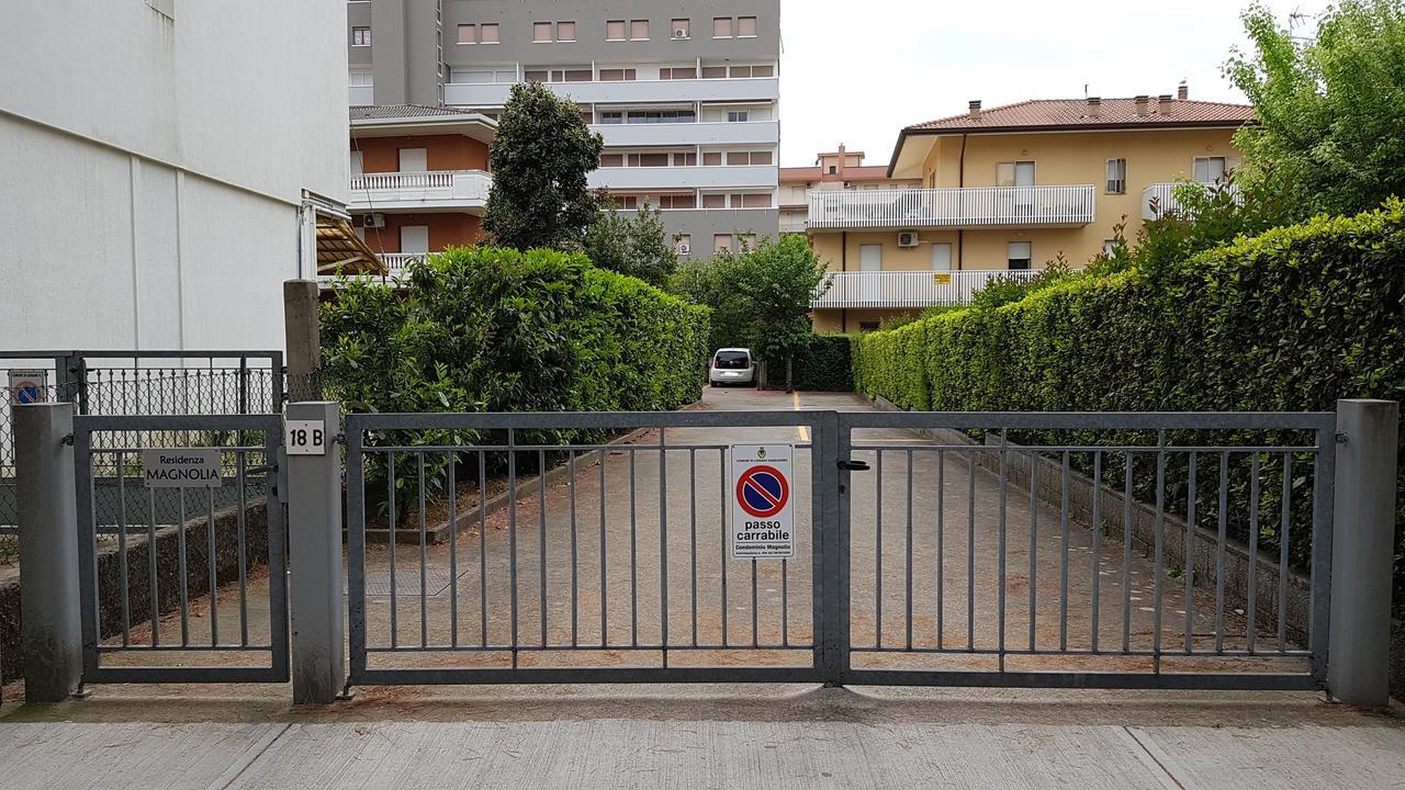 Appartamento Magnolia Lignano Sabbiadoro Zewnętrze zdjęcie